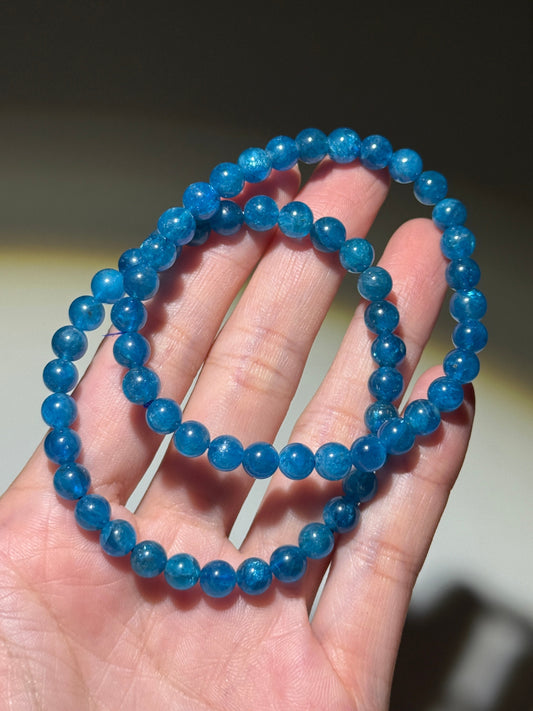 Gemmy Blue Apatite Bracelets, 6.5mm