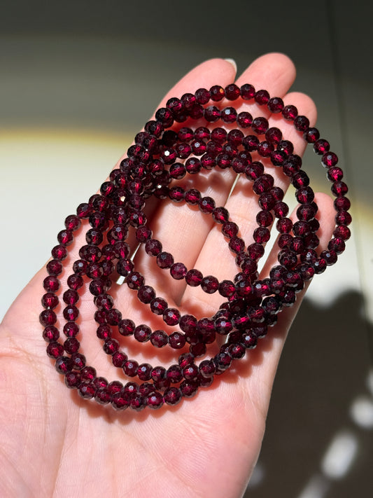 Faceted Garnet Bracelets, 4.5mm