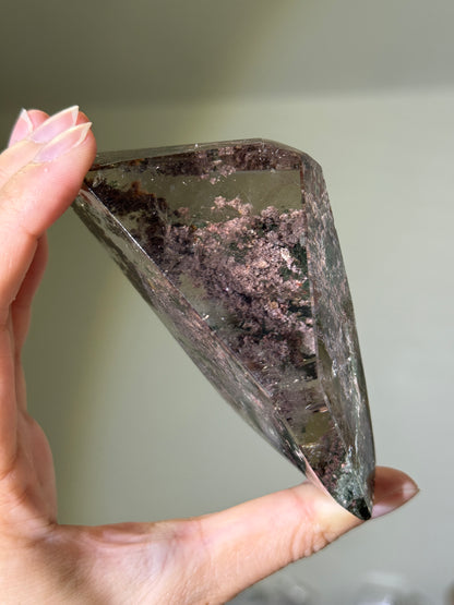 Statement Pink Garden Quartz Freeform, Brazil