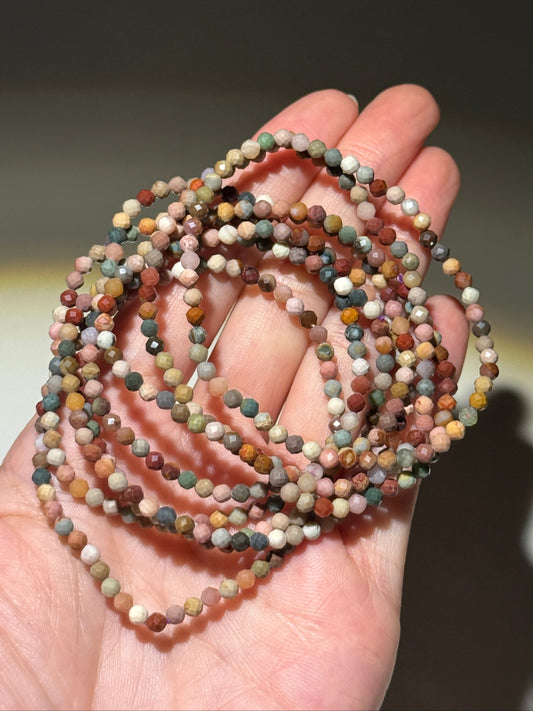 Faceted Pastel Alashan Agate Bracelets, 3.5mm