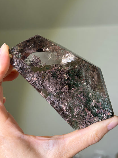 Statement Pink Garden Quartz Freeform, Brazil