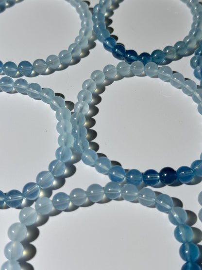 AAA Gradient Aquamarine Bracelet, Rare Translucent Beryl Aquamarine , 7mm Round Bead Bracelet, Stretchy Bracelet, Gift For Her, Gift For Him